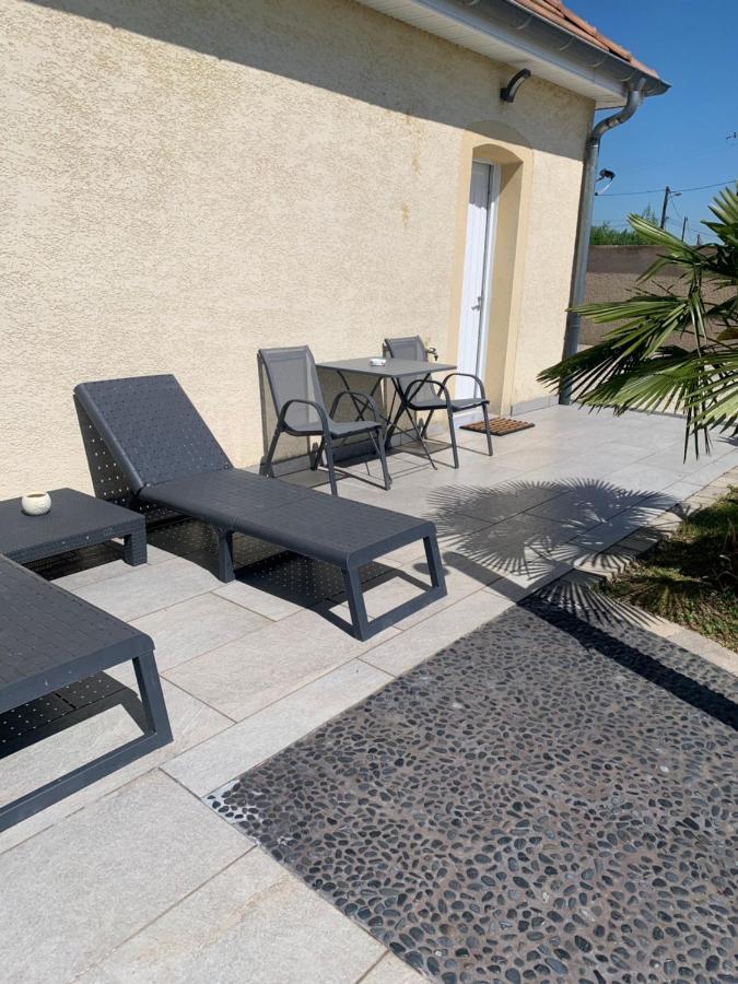 Studio Independant Avec Piscine Et Jardin L'Abergement-Sainte-Colombe Luaran gambar